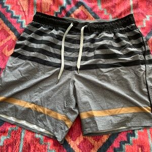 Vuori Men’s Gray and Black Trail Shorts - Size Large